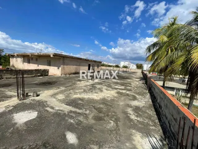 LOCAL COMERCIAL EN VENTA AV. INTERCOMUNAL CABIMAS, SECTOR LA VACA - 4