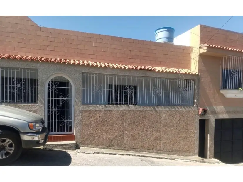 VENTA DE CASA EN EL JUNQUITO KM 12, LIBERTADOR.