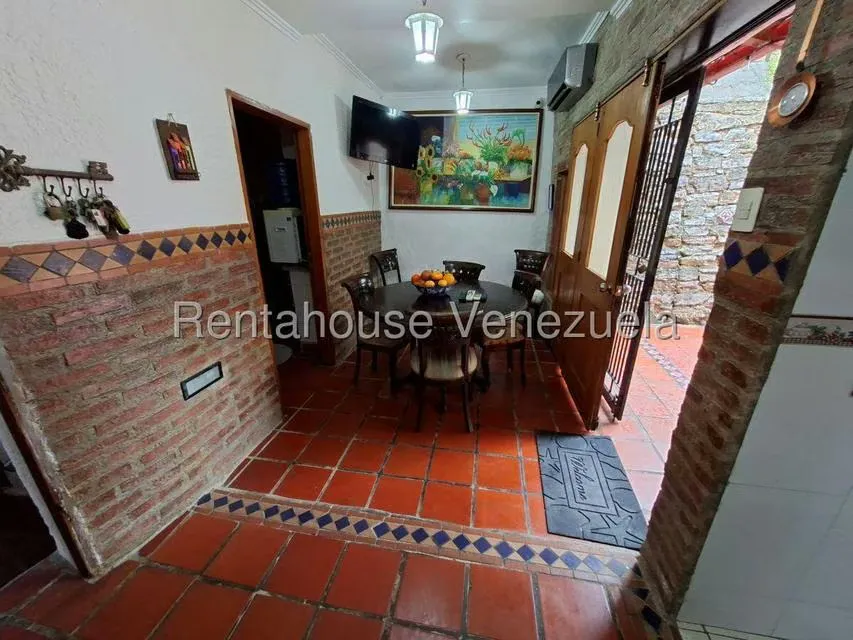 Casa (Duplex) en Venta en Lomas de Prados del Este, Distrito Metropolitano - 15