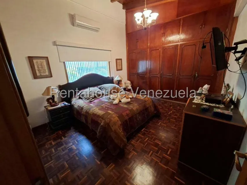 Casa (Duplex) en Venta en Lomas de Prados del Este, Distrito Metropolitano - 56