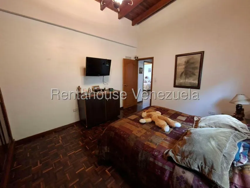 Casa (Duplex) en Venta en Lomas de Prados del Este, Distrito Metropolitano - 58