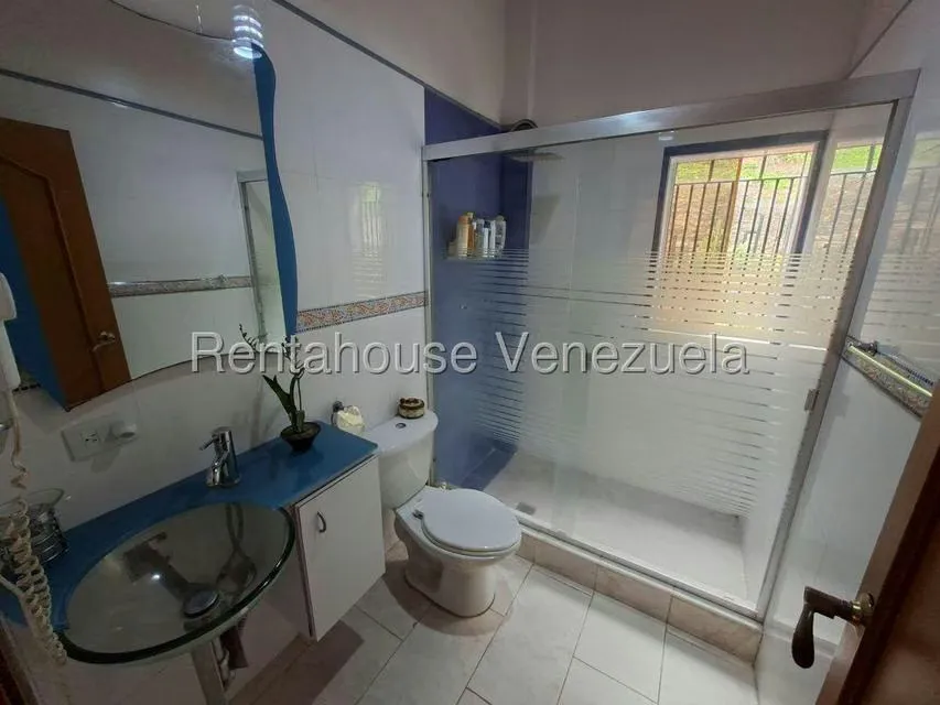 Casa (Duplex) en Venta en Lomas de Prados del Este, Distrito Metropolitano - 59