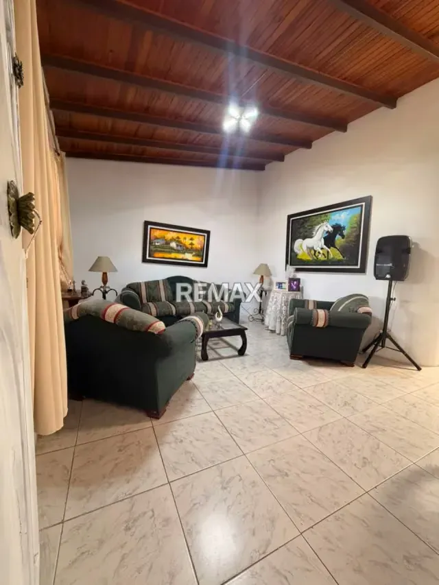 Hermosa Casa a la Venta - 8