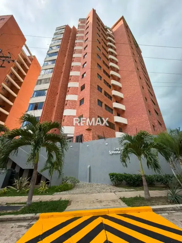 Apartamento en Venta Res. Lemans Suites
