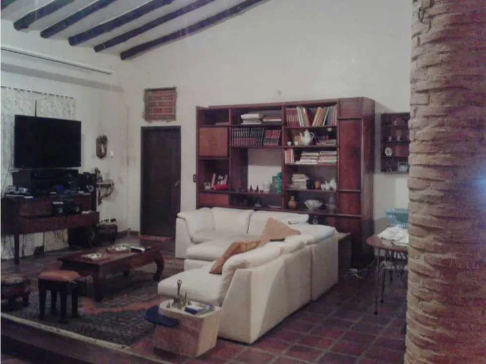 Vendo casa 700m2 6h/6b/3p Baruta 0346 - 13