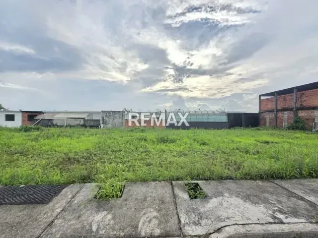 En venta parcela ubicada en la urbanización Vasconia, vía polígono de tiro, sector pueblo nuevo - 2