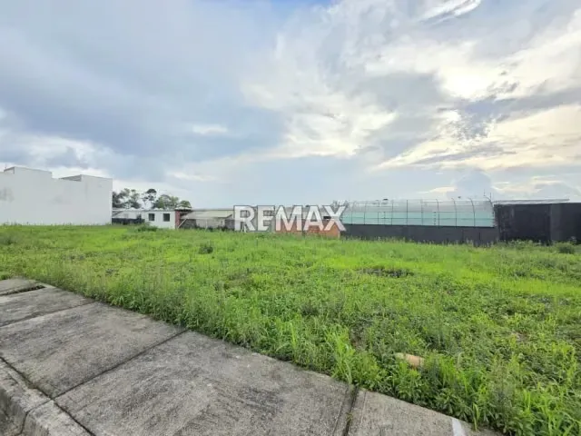 En venta parcela ubicada en la urbanización Vasconia, vía polígono de tiro, sector pueblo nuevo - 4