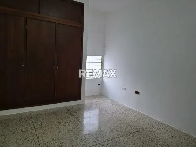CASA EN VENTA URB. LAS LOMAS - 4