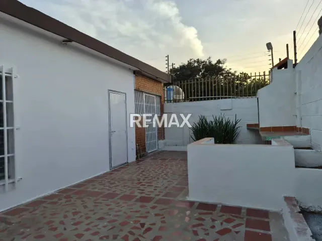 CASA EN VENTA URB. LAS LOMAS - 10