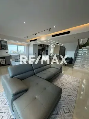Penthouse a estrenar en Alquiler Edif. Véneto Av. El Milagro - 5