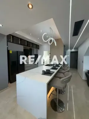 Penthouse a estrenar en Alquiler Edif. Véneto Av. El Milagro - 7