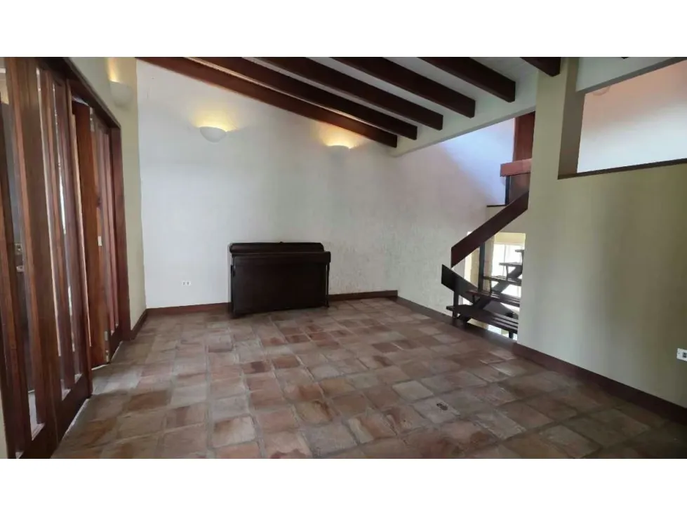 Se vende casa 450m2 Caurimare 7016 - 12