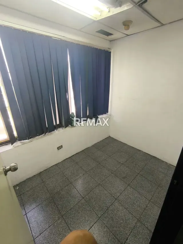 CC Concresa VENDO Local Comercial 113m2 (al lado Corpoelec) - 11