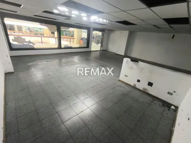 CC Concresa VENDO Local Comercial 113m2 (al lado Corpoelec) - 2