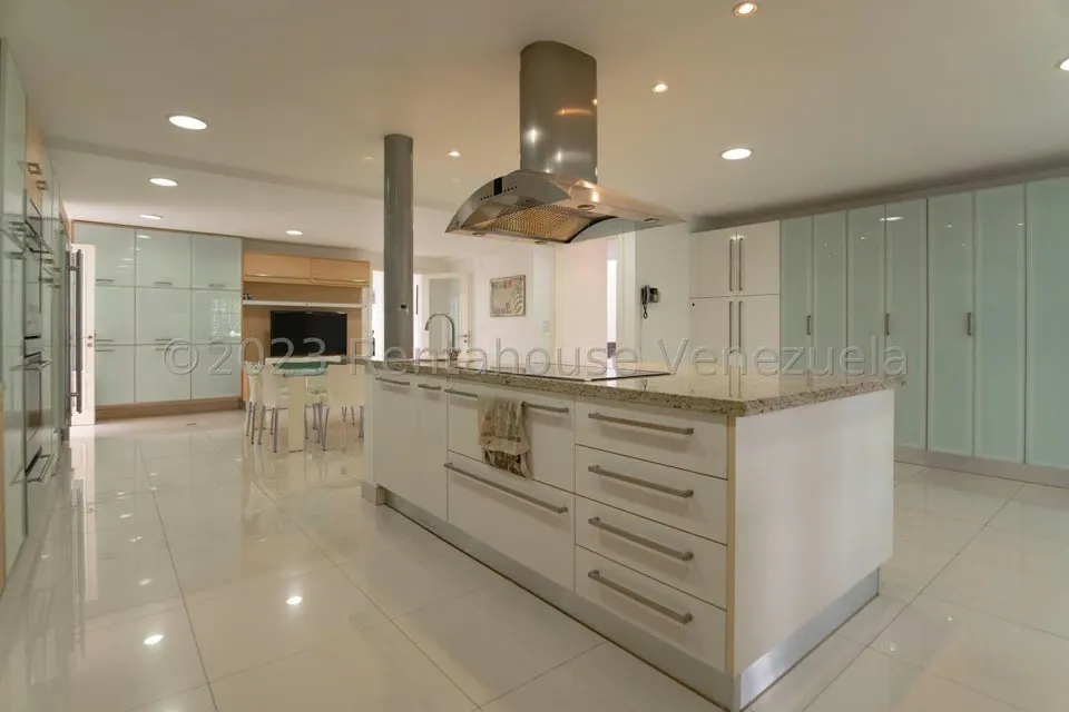 Casa (Multipes Niveles) en Venta en Prados del Este, Distrito Metropolitano - 14