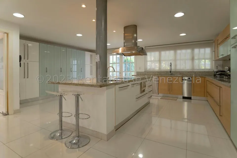 Casa (Multipes Niveles) en Venta en Prados del Este, Distrito Metropolitano - 15