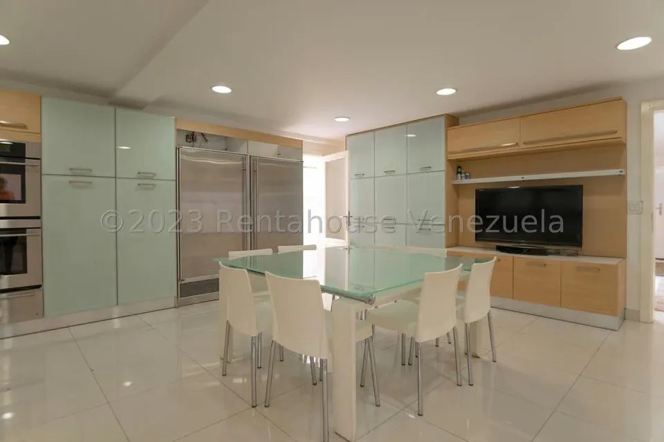 Casa (Multipes Niveles) en Venta en Prados del Este, Distrito Metropolitano - 16