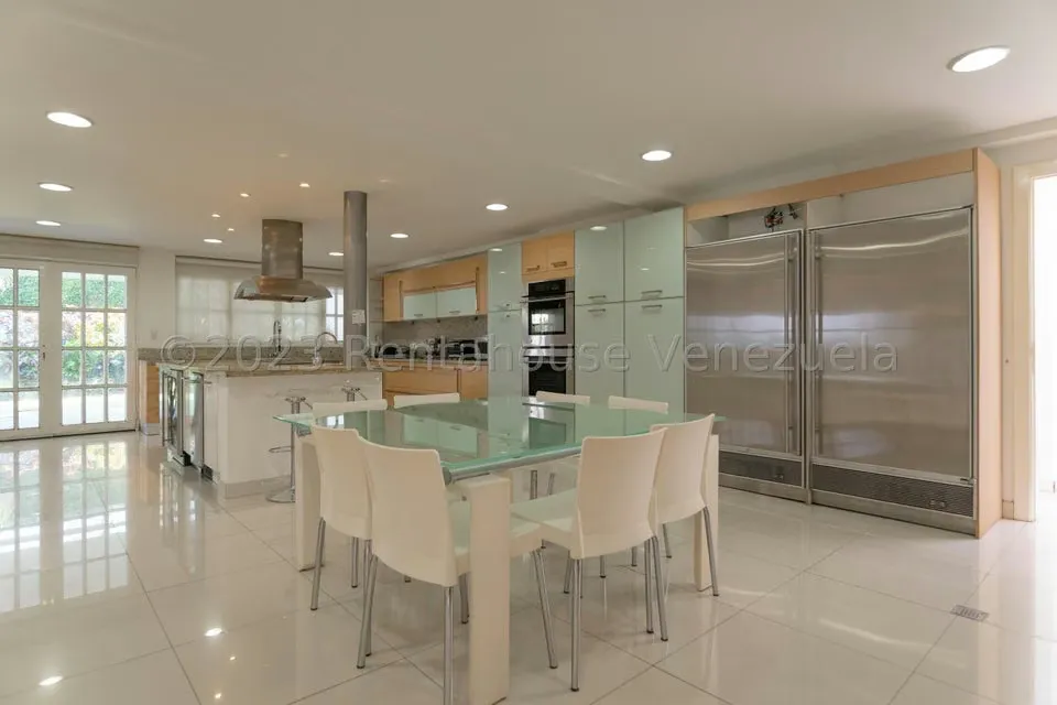 Casa (Multipes Niveles) en Venta en Prados del Este, Distrito Metropolitano - 17