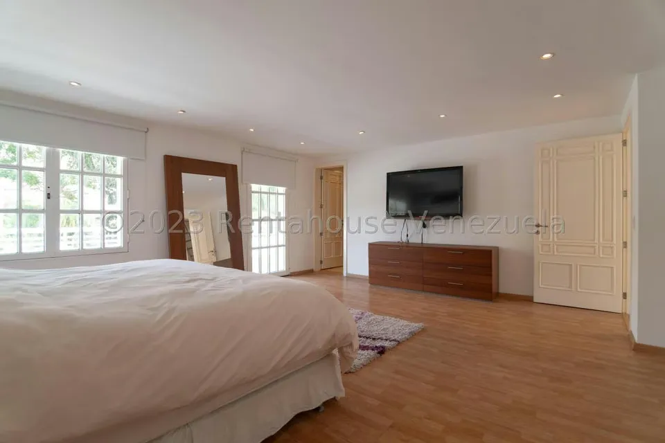 Casa (Multipes Niveles) en Venta en Prados del Este, Distrito Metropolitano - 33
