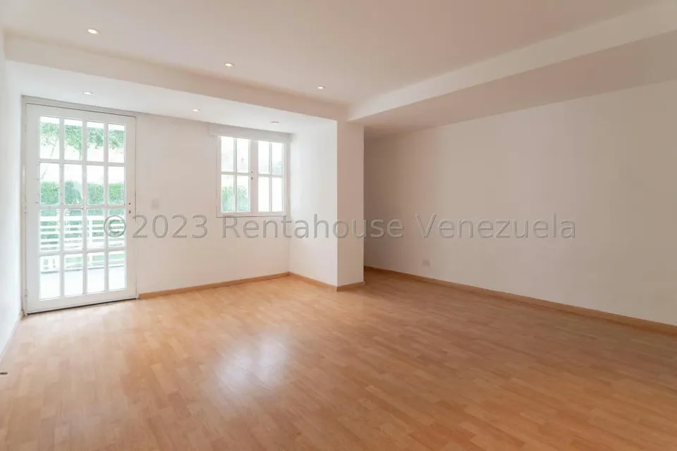 Casa (Multipes Niveles) en Venta en Prados del Este, Distrito Metropolitano - 42