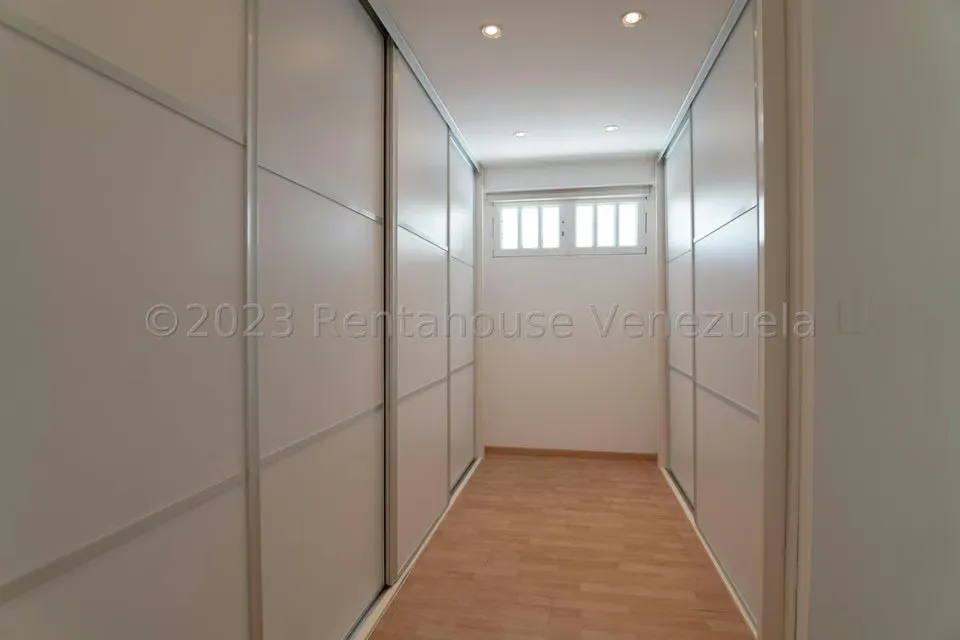 Casa (Multipes Niveles) en Venta en Prados del Este, Distrito Metropolitano - 44