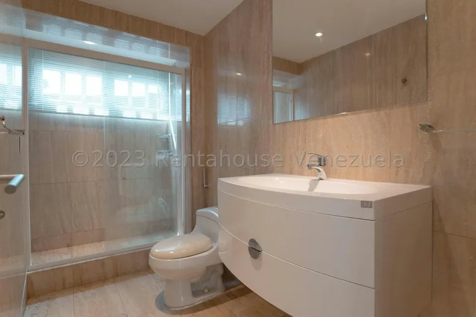 Casa (Multipes Niveles) en Venta en Prados del Este, Distrito Metropolitano - 45