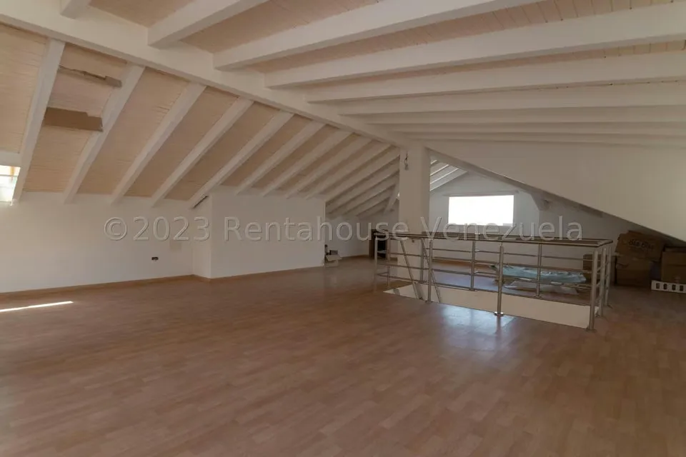 Casa (Multipes Niveles) en Venta en Prados del Este, Distrito Metropolitano - 54