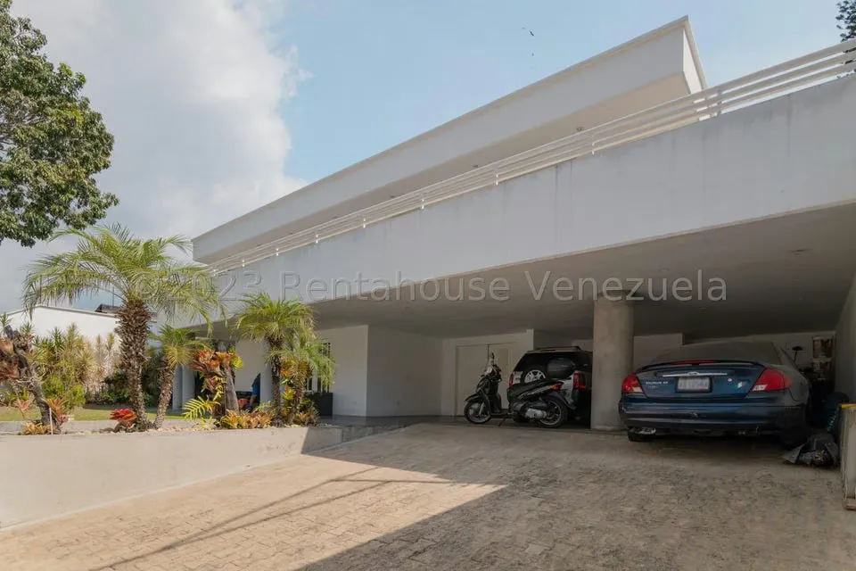 Casa (Multipes Niveles) en Venta en Prados del Este, Distrito Metropolitano - 57