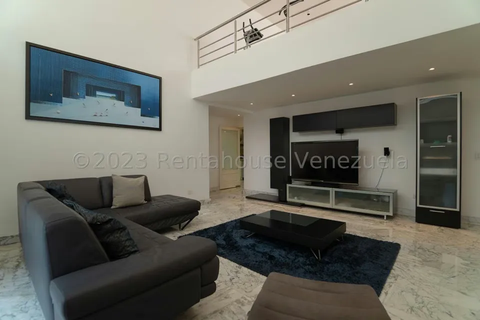 Casa (Multipes Niveles) en Venta en Prados del Este, Distrito Metropolitano - 9