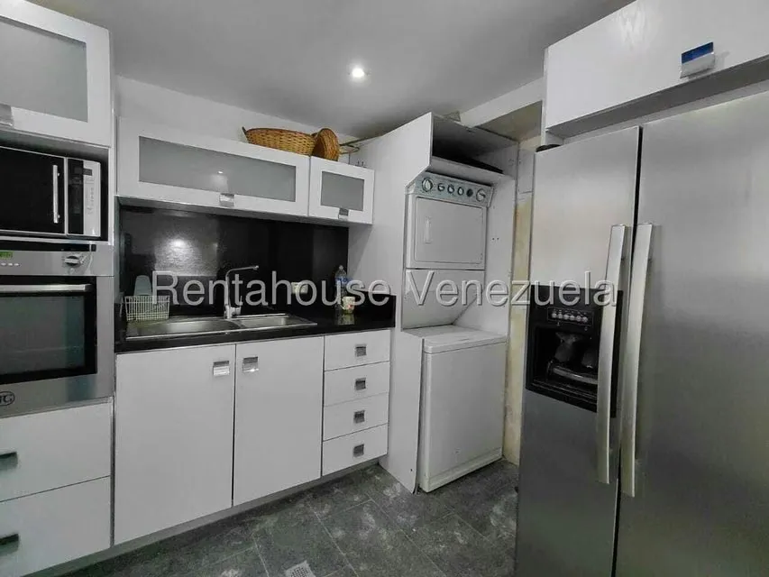 Apartamento (1 Nivel) en Alquiler en Los Palos Grandes, Distrito Metropolitano - 9