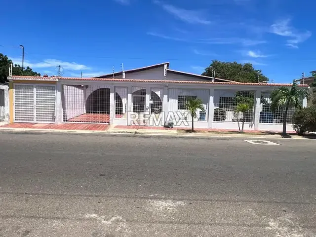 En venta hermosa Casa-Quinta. Santa Irene
