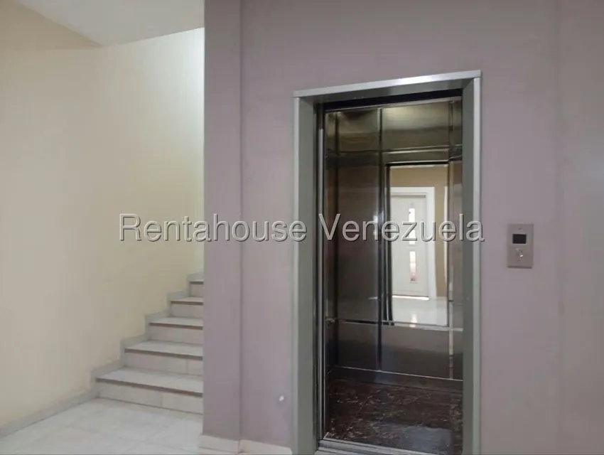 Apartamento (1 Nivel) en Alquiler en Avenida Vargas, Zulia - 2