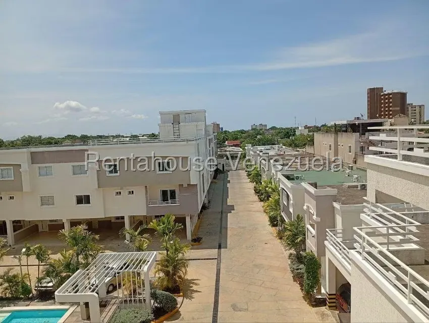 Apartamento (1 Nivel) en Alquiler en Avenida Vargas, Zulia - 12