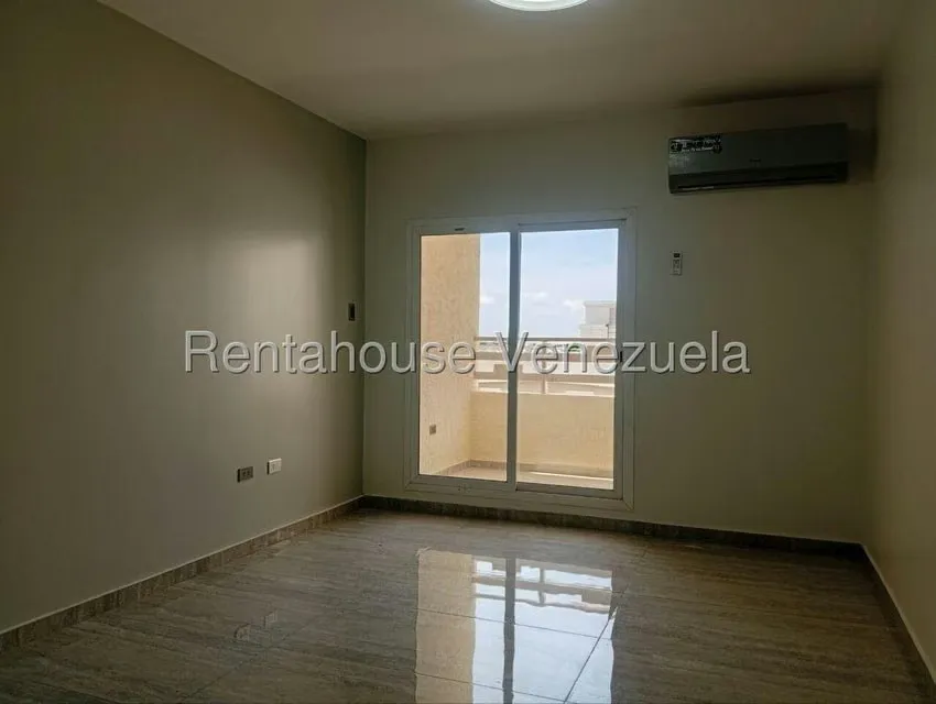 Apartamento (1 Nivel) en Alquiler en Avenida Vargas, Zulia - 3
