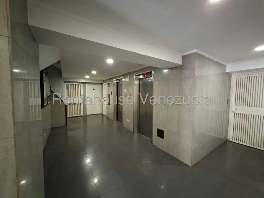Apartamento (1 Nivel) en Venta en El Bosque, Carabobo - 3