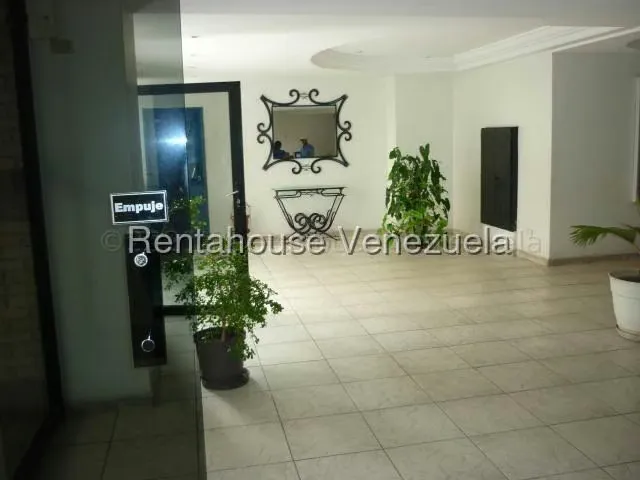 Apartamento (1 Nivel) en Alquiler en Prebo II, Carabobo - 2