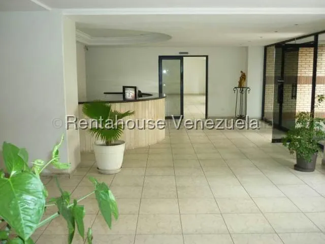 Apartamento (1 Nivel) en Alquiler en Prebo II, Carabobo - 3