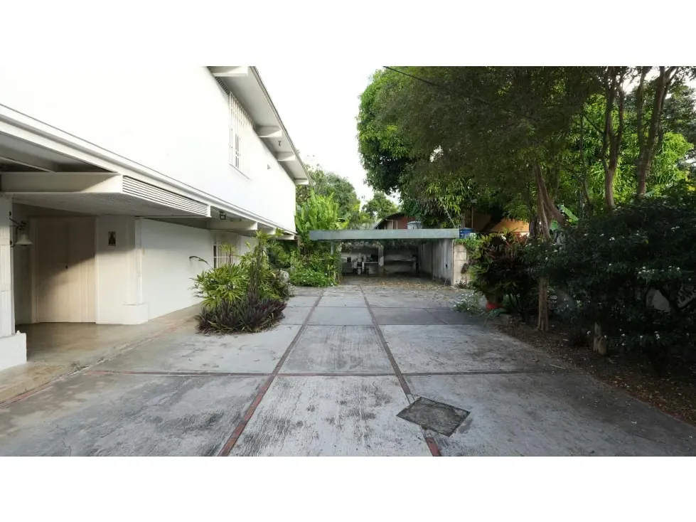 Casa amplia con piscina y jardín en Los Chorros - 22