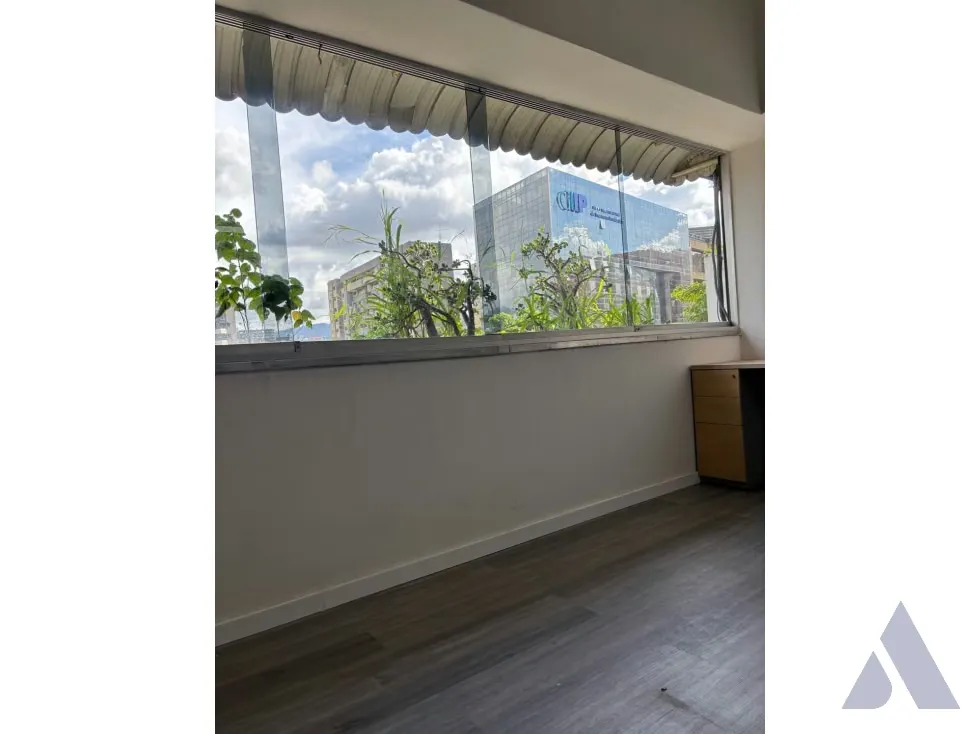 Alquilo oficina 43m2 El Rosal 9344 - 6