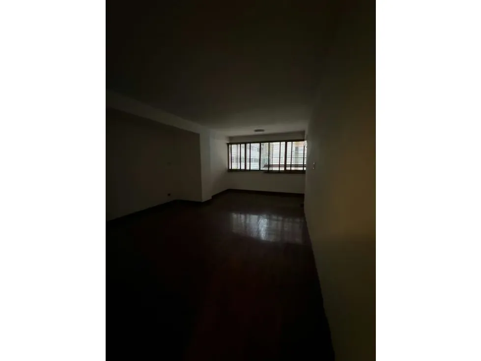 Edificio, Las Mercedes, Mun. Baruta. - 17