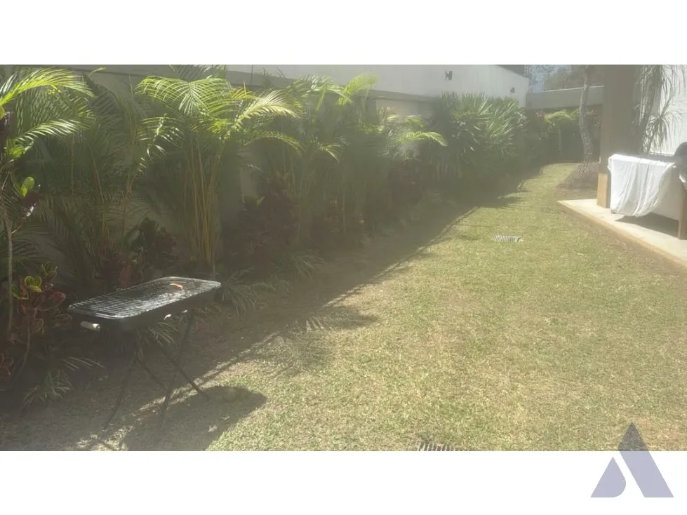 Vendo casa actualizada 440m2 5h/6b/2p Los Naranjos 2112 - 30