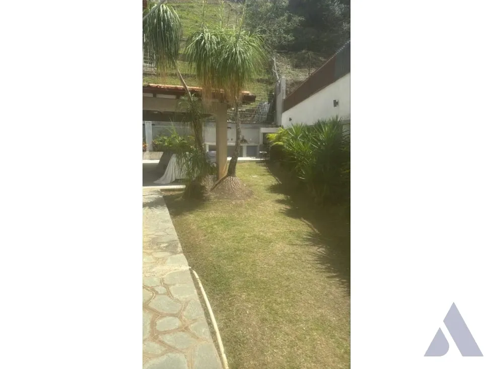 Vendo casa actualizada 440m2 5h/6b/2p Los Naranjos 2112 - 32