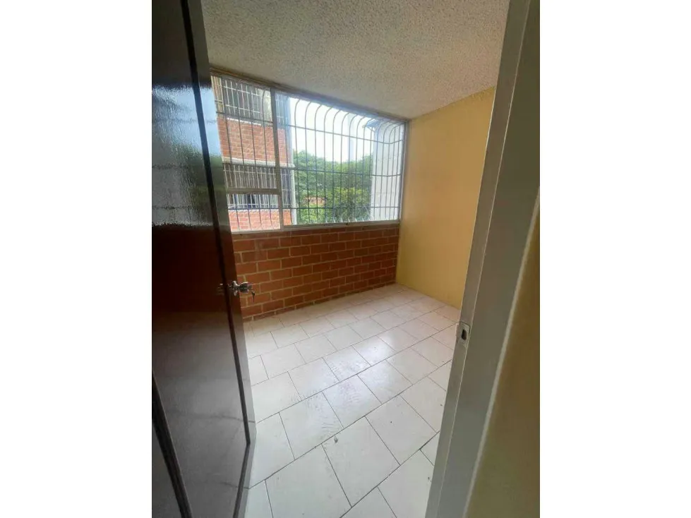 En Venta Apartamento Urb. Nueva Casarapa. La Floresta - 5