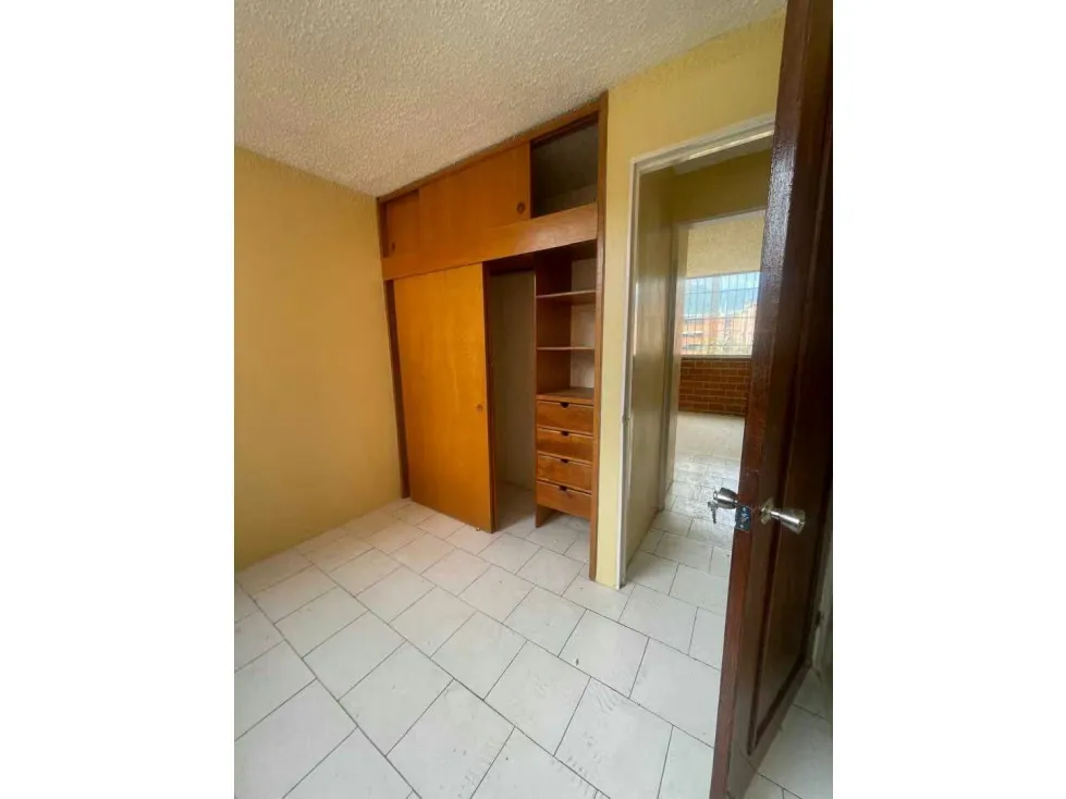 En Venta Apartamento Urb. Nueva Casarapa. La Floresta - 7