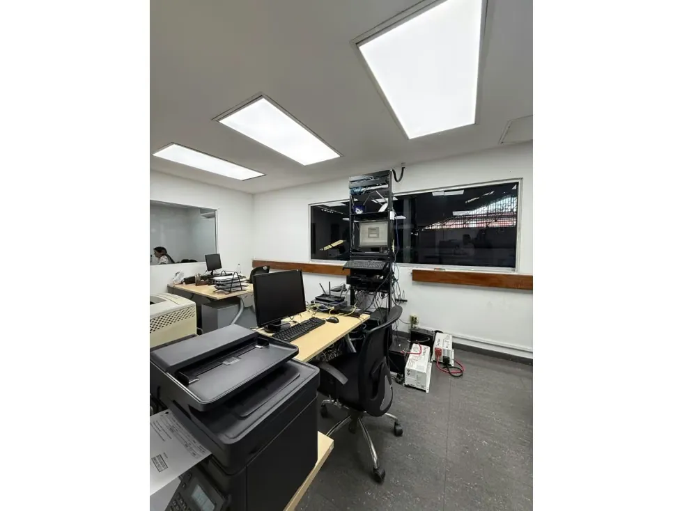 Se vende/alquila Galpon 3.000m² Av Nueva Granada - 12