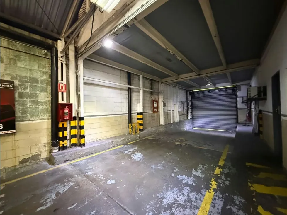 Se vende/alquila Galpon 3.000m² Av Nueva Granada - 19