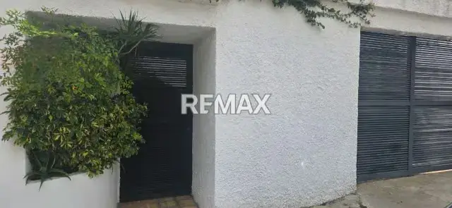 Se Alquila Anexo en la Urbanizacion Lomas de Prados del Este
