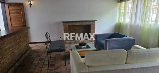 Se Alquila Anexo en la Urbanizacion Lomas de Prados del Este - 3