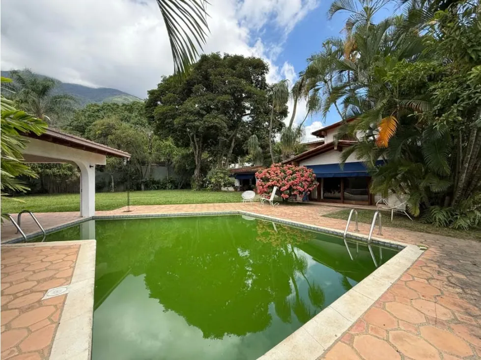 Se vende casa 2000m2 4H+2S/4.5B+S/6P Country Club - 5