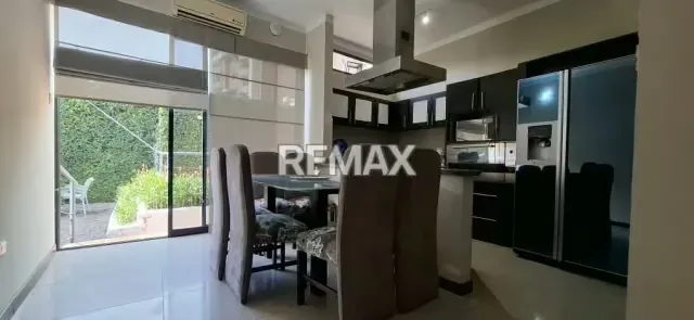 SE ALQUILA APARTAMENTO EN PUEBLO NUEVO